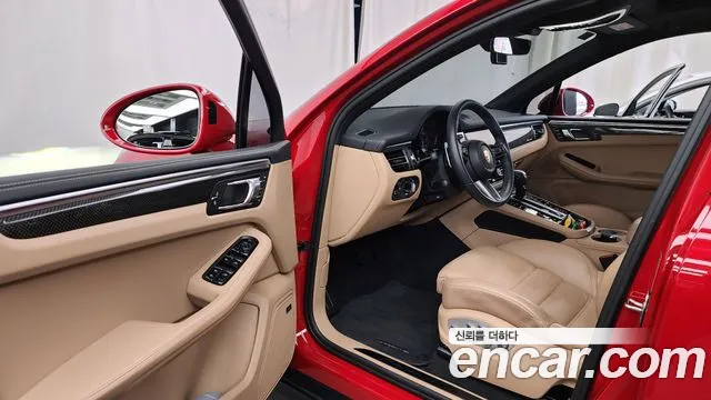 Porsche Macan — Фото автомобиля 10