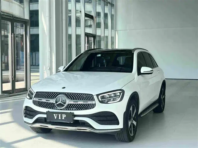 Фотография автомобиля — Mercedes-Benz GLC-Class