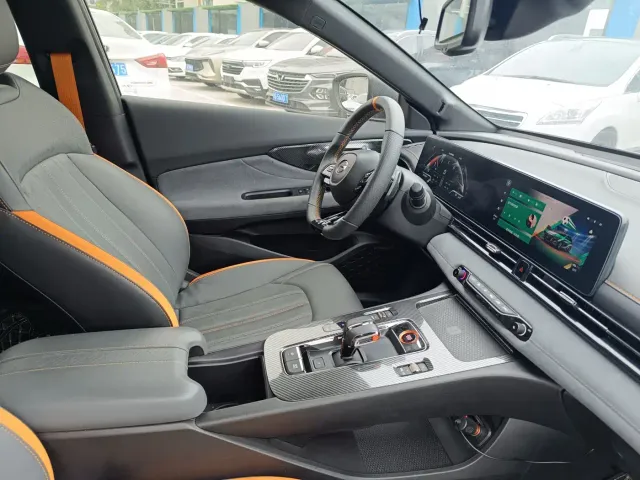 GAC Trumpchi Trumpchi Emkoo 2022 270T DCT J16 R-style Track Edition — Фото автомобиля 14