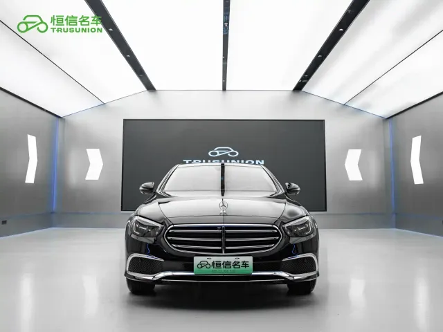 Mercedes-Benz E-Class — Фото автомобиля 2