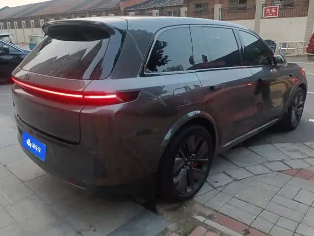 Li Auto L8 — Фото автомобиля 3