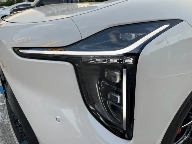 IM Motors LS6 — Фото автомобиля 16