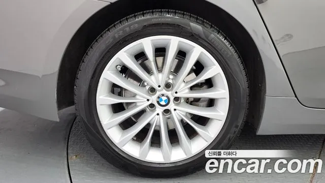 BMW 5 Series G30 — Фото автомобиля 5