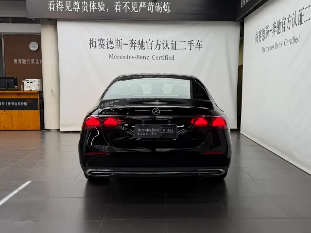 Mercedes-Benz E-Class — Фото автомобиля 4