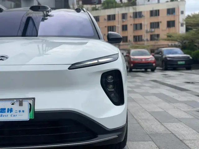 Nio ES6 — Фото автомобиля 17