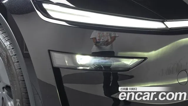 Tesla Model Y — Фото автомобиля 21