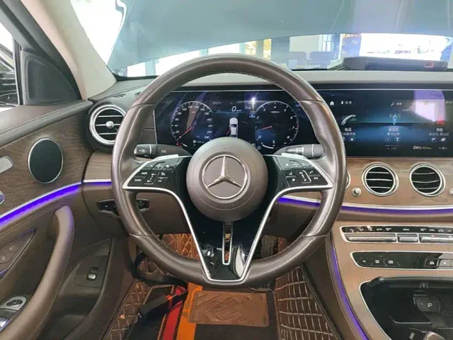 Mercedes-Benz E-Class — Фото автомобиля 10