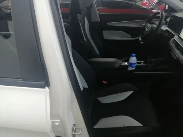 Geely Binrui — Фото автомобиля 18