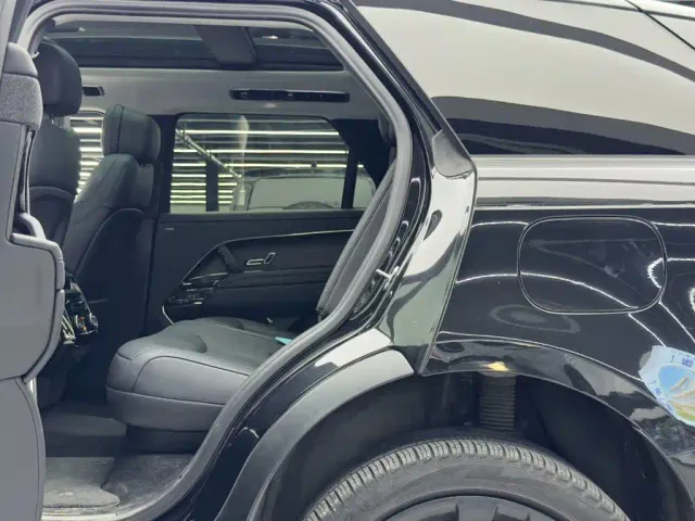 Land Rover Range Rover Sport — Фото автомобиля 9