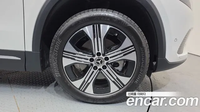 Mercedes-Benz EQA — Фото автомобиля 5