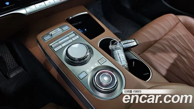 Genesis GV70 2.5T Бензин AWD — Фото автомобиля 9