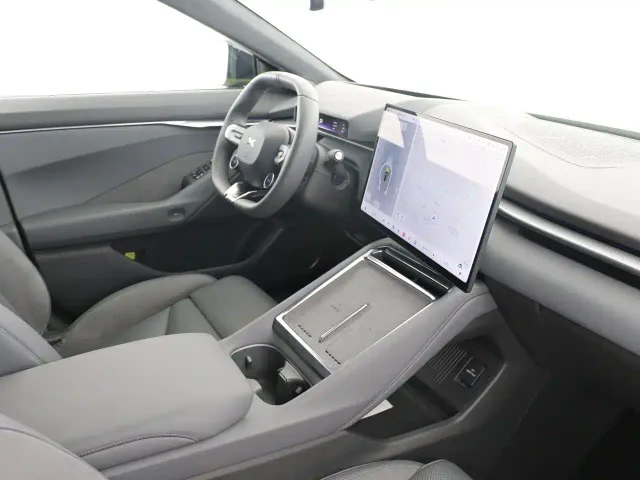 Xpeng P7 — Фото автомобиля 16
