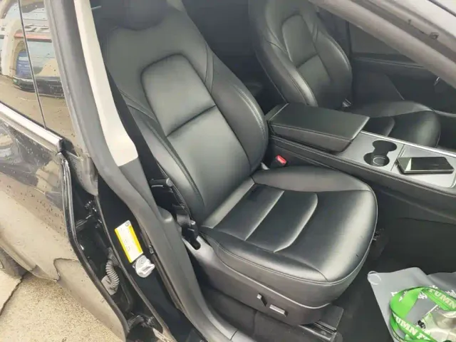 Tesla Model Y — Фото автомобиля 24