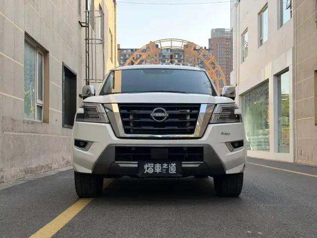 Nissan Patrol — Фото автомобиля 2