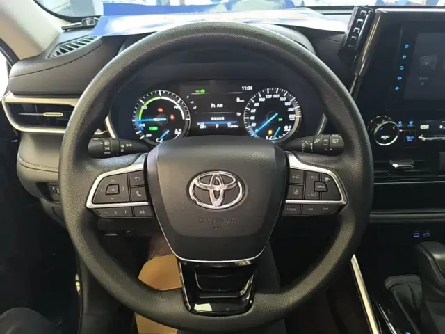 Toyota Highlander — Фото автомобиля 10