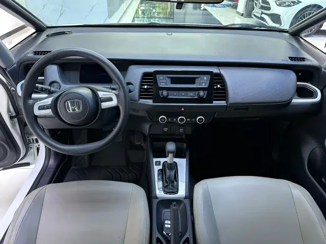 Honda Fit — Фото автомобиля 6