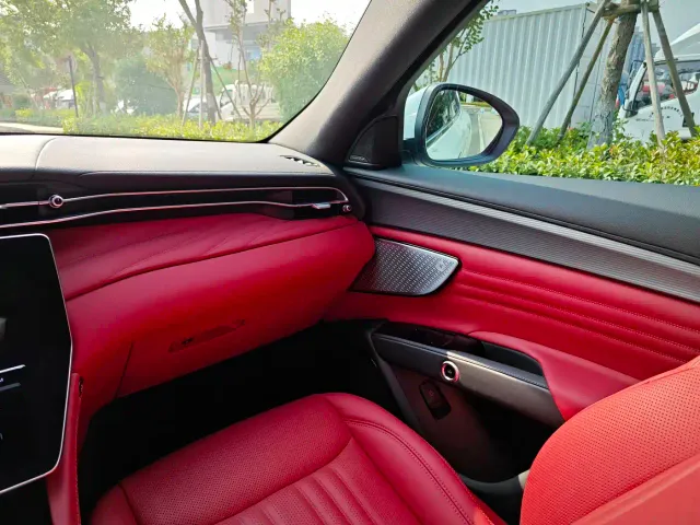 Maserati Grecale — Фото автомобиля 13