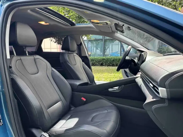 Hyundai Elantra — Фото автомобиля 19