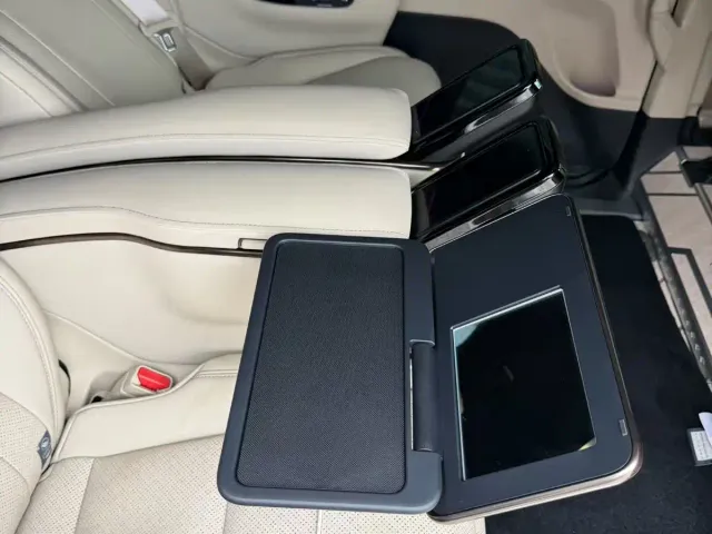 Toyota Alphard — Фото автомобиля 9