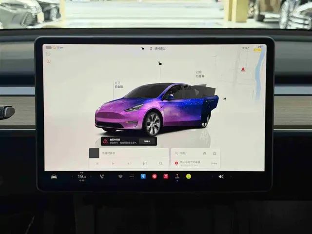 Tesla Model Y — Фото автомобиля 16