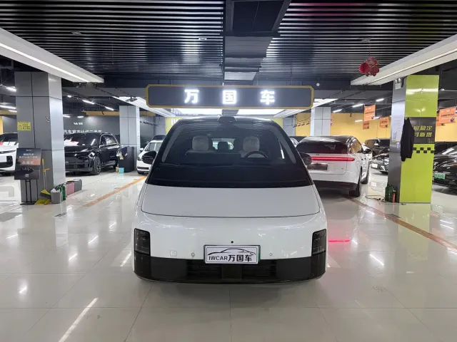 Li Auto MEGA — Фото автомобиля 2