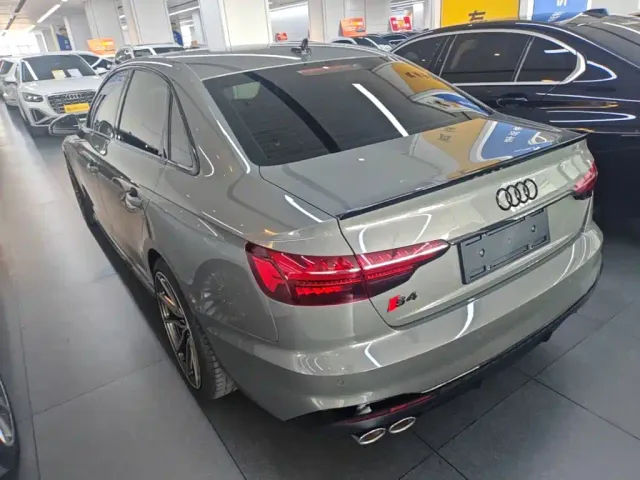 Audi S4 — Фото автомобиля 4