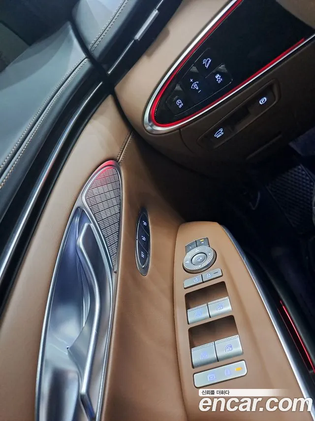 Genesis GV70 — Фото автомобиля 17