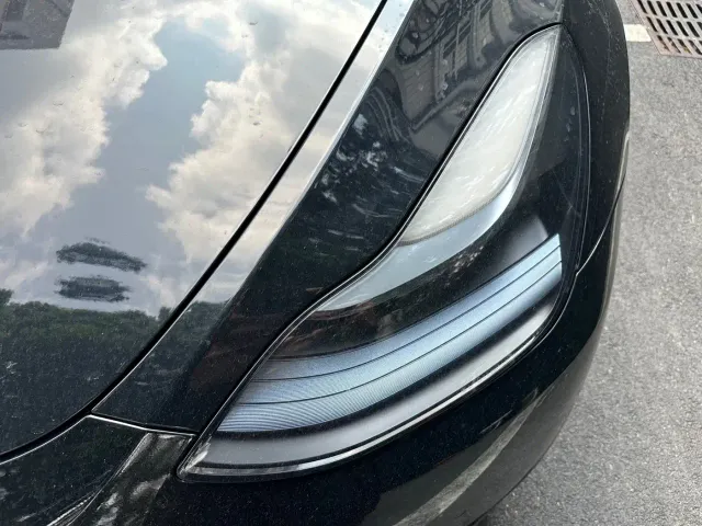 Tesla Model Y — Фото автомобиля 4