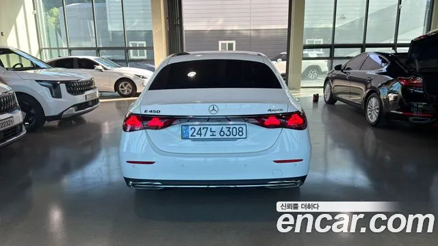 Mercedes-Benz E-Class — Фото автомобиля 4