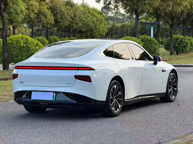 Xpeng P7 — Фото автомобиля 15