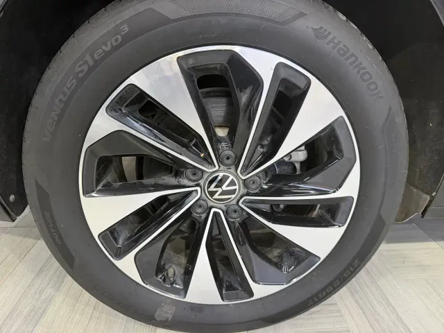 Volkswagen Passat — Фото автомобиля 16