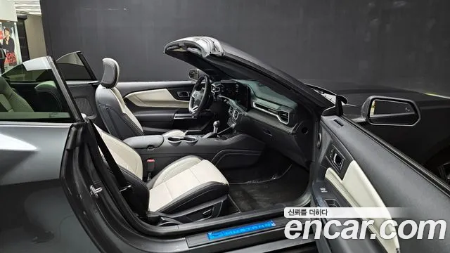 Ford Mustang Mustang 7 поколение 2.3 EcoBoost Premium Кабриолет — Фото автомобиля 11