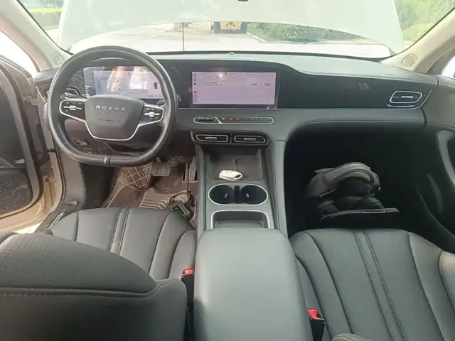 Roewe D7 — Фото автомобиля 9