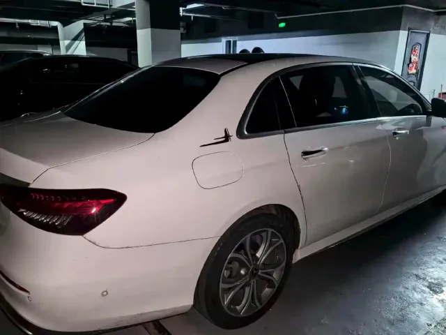Mercedes-Benz E-Class — Фото автомобиля 4