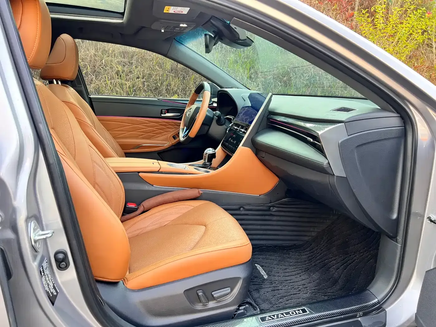 Toyota Avalon 2022 Hybrid 2.5L XLE Premium Edition — Фото автомобиля 13