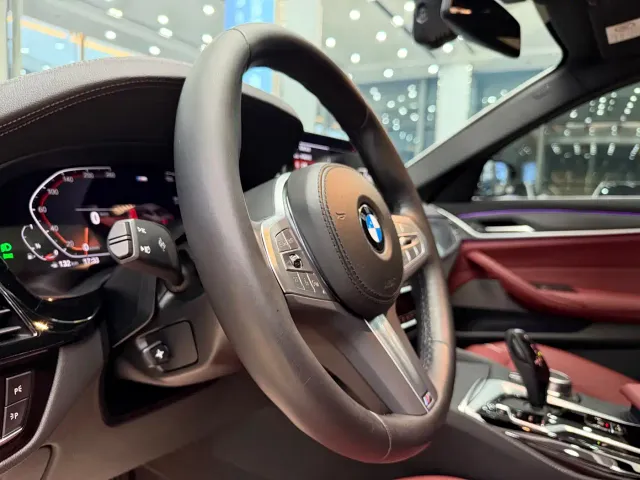 BMW 5 Series — Фото автомобиля 16