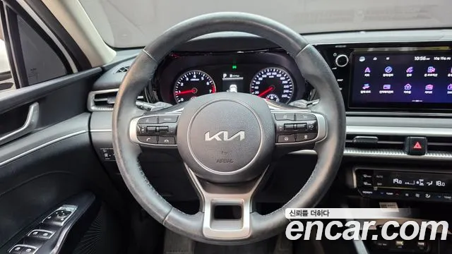 Kia K5 — Фото автомобиля 19