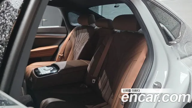 Genesis G80 Бензин 2.5 турбо 2WD — Фото автомобиля 10