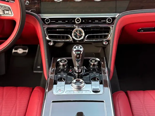 Bentley Flying Spur — Фото автомобиля 28