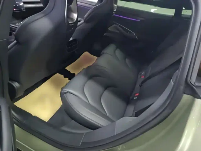 Xiaomi SU7 — Фото автомобиля 16