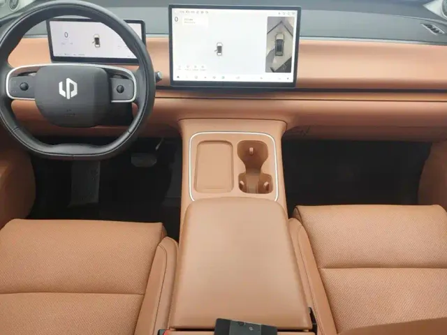 Leapmotor C10 — Фото автомобиля 16