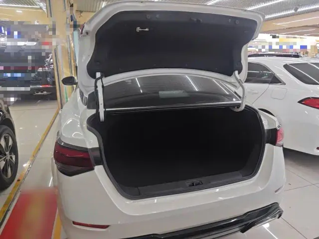 Nissan Sylphy — Фото автомобиля 18