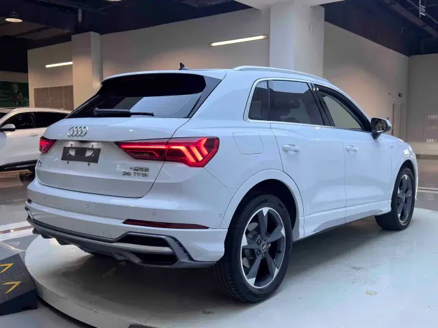 Audi Q3 — Фото автомобиля 3