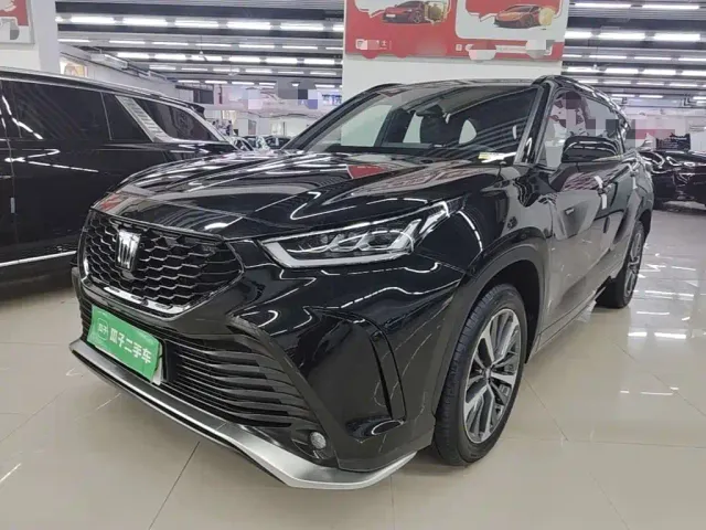 Фотография автомобиля — Toyota Crown Kluger