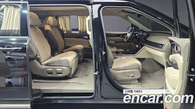 Kia Carnival Generation 4 — Фото автомобиля 11