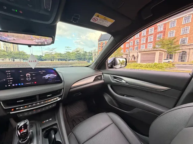 Cadillac CT5 — Фото автомобиля 14