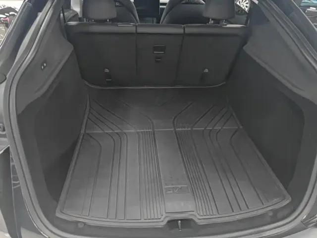 Tesla Model Y — Фото автомобиля 18