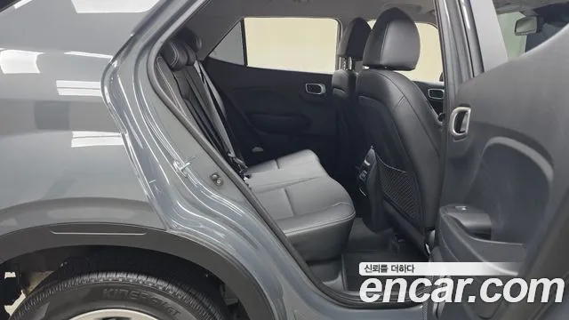 Hyundai Venue — Фото автомобиля 17