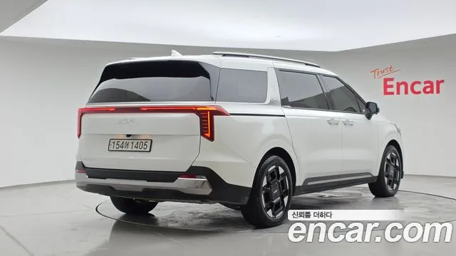 Kia Carnival Generation 4 — Фото автомобиля 2