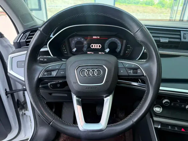 Audi Q3 — Фото автомобиля 11